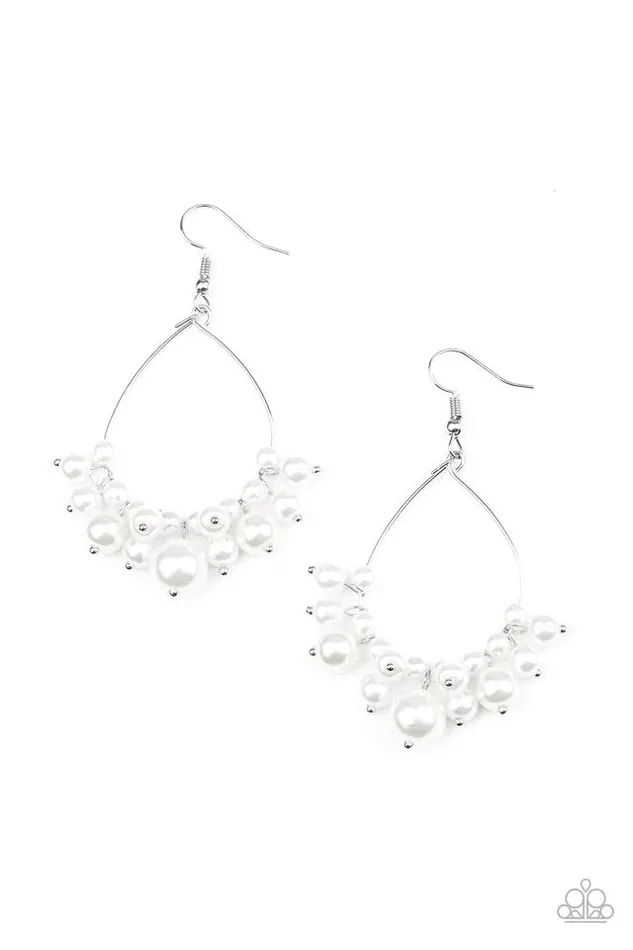 Earrings Paparazzi Jewelry Paparazzi Earring 5th Avenue Appeal White