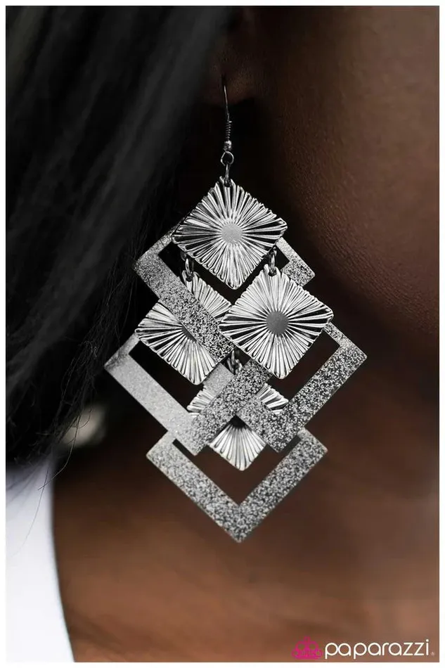 Paparazzi Jewelry Earrings Paparazzi Earring The Sun Also Rises Black