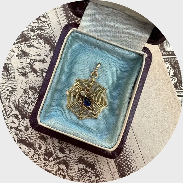 21stfinds Art Deco Lucky Spider Web Pendant Necklaces