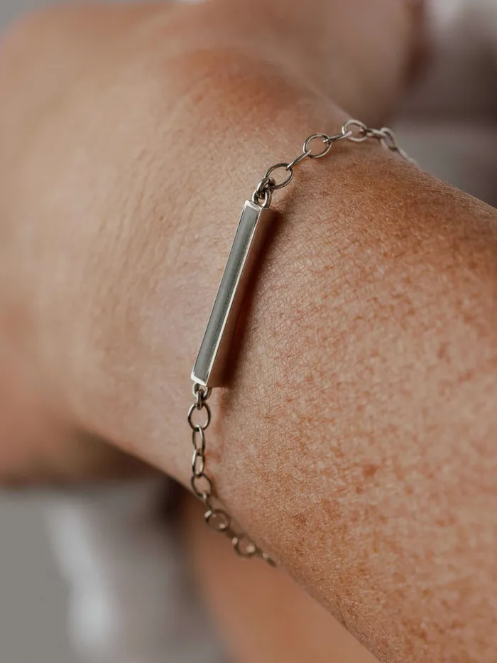 closebymejewelry Bracelets Thin Lateral Bar Chain Cremation Bracelet in 14K Yellow Gold