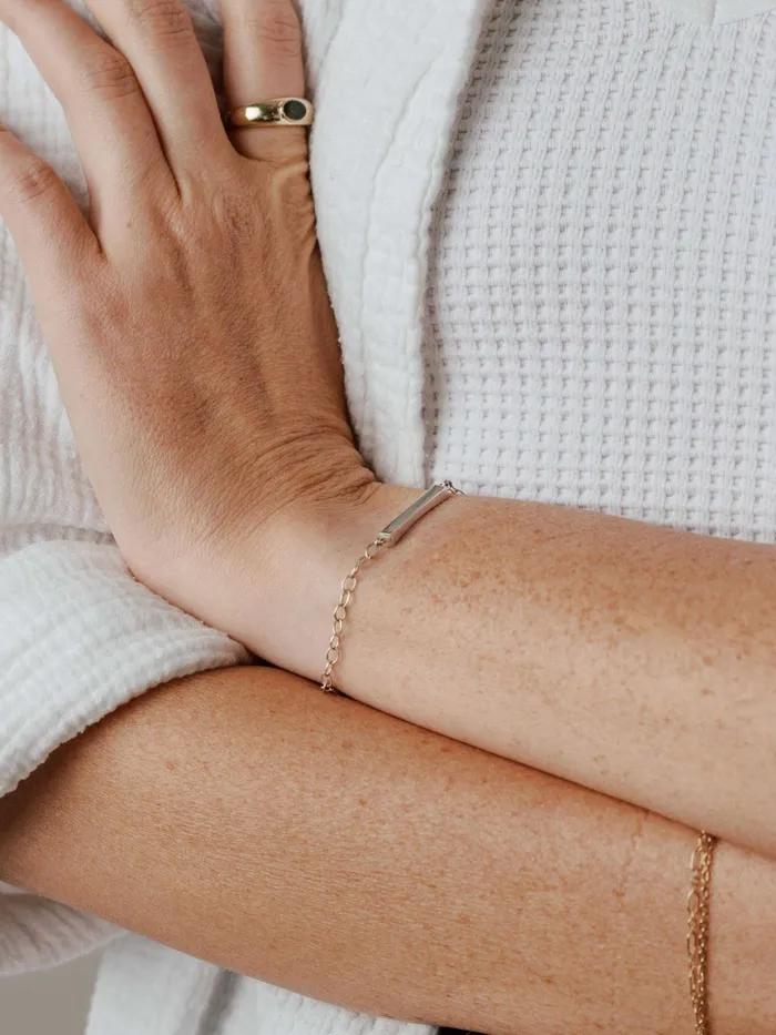 closebymejewelry Bracelets Thin Lateral Bar Chain Cremation Bracelet in 14K Yellow Gold