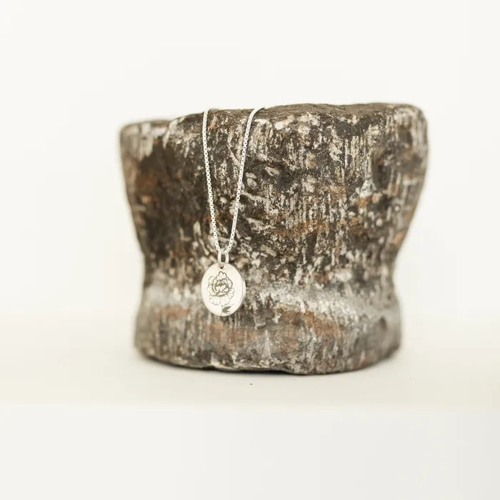 closebymejewelry Necklaces Circle Necklace with BirthFlower Engraving in Sterling Silver