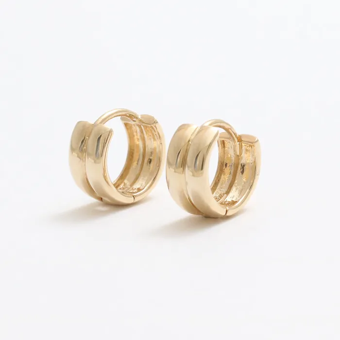 from J Shop Chunky Double Line Huggie Earrings Earrings from J Shop Chunky Double Line Huggie Earrings Earrings