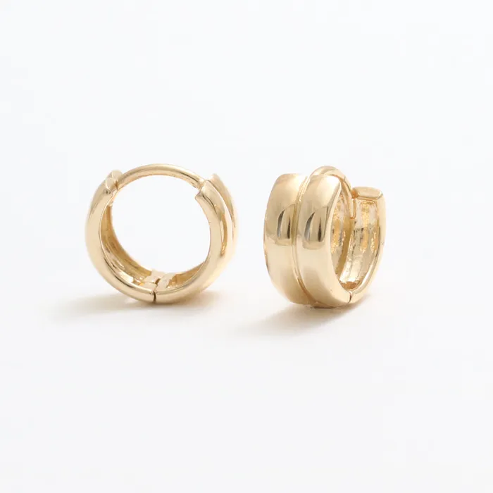 from J Shop Chunky Double Line Huggie Earrings Earrings from J Shop Chunky Double Line Huggie Earrings Earrings