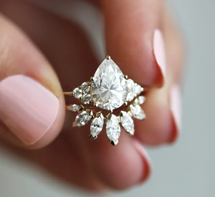 Capucinne Jeanie Engagement Ring Rings