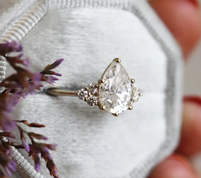 Capucinne Jeanie Engagement Ring Rings