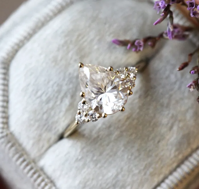 Capucinne Jeanie Engagement Ring Rings