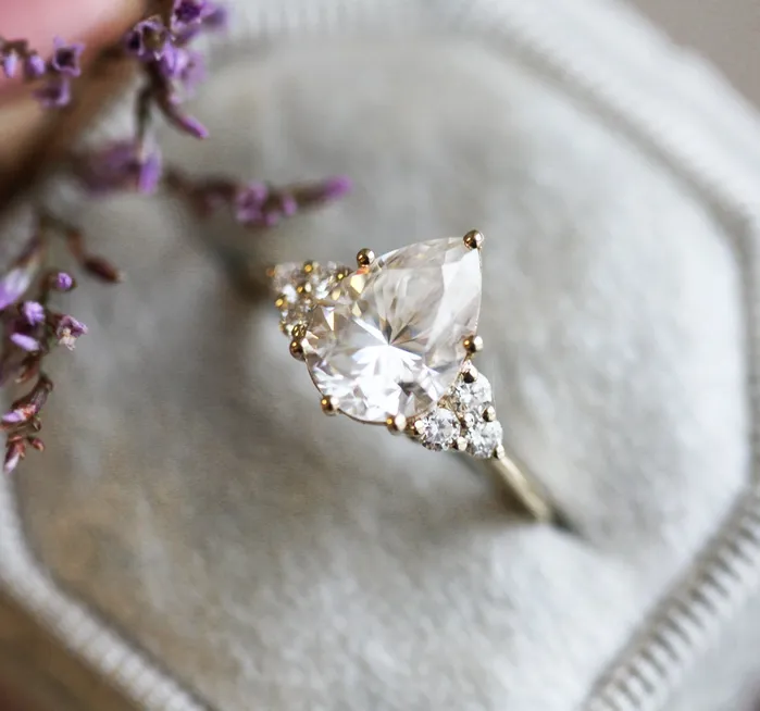 Capucinne Jeanie Engagement Ring Rings
