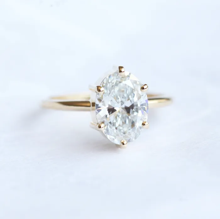 Capucinne Rings Daya Oval Diamond Ring