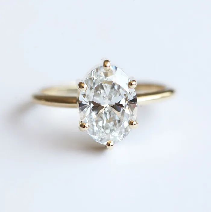 Capucinne Rings Daya Oval Diamond Ring