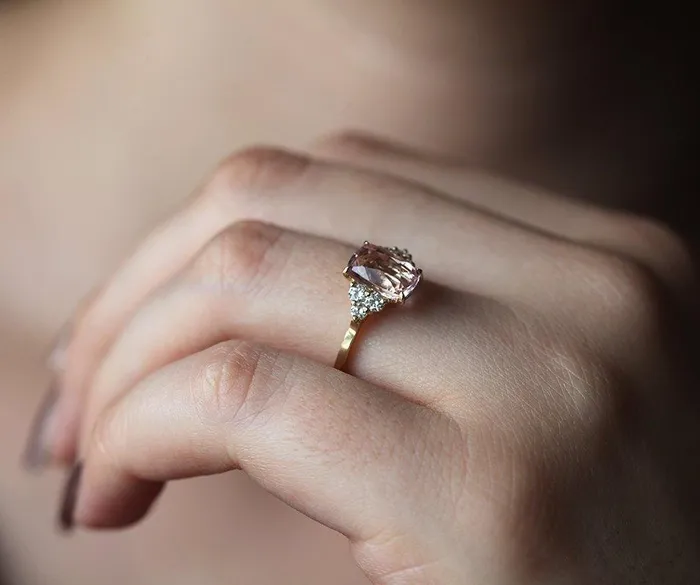 capucinne Rings Rita Peach Sapphire Diamond Ring