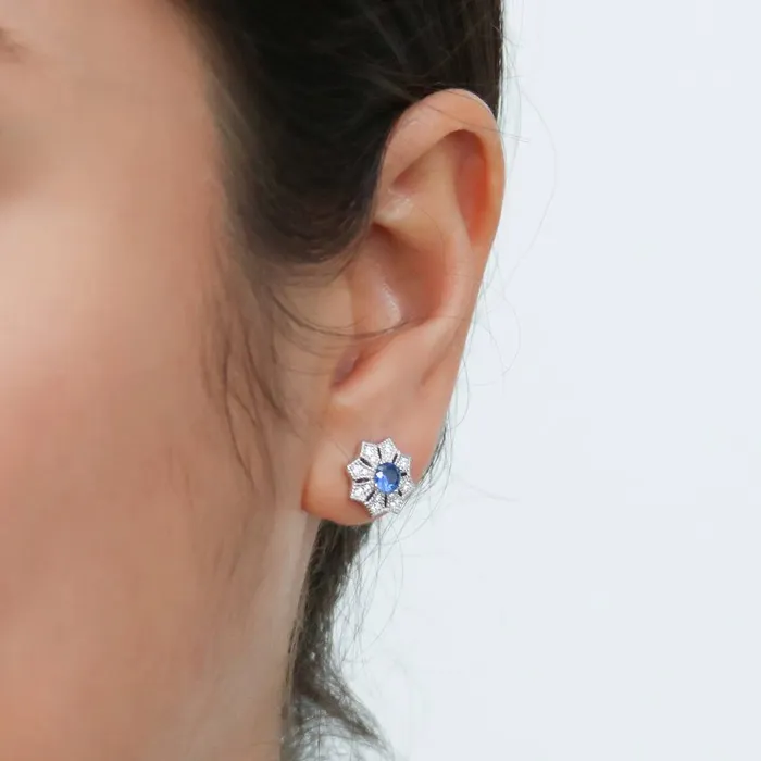 Earrings BERRICLE Halo Flower Blue CZ Stud Earrings in Sterling Silver