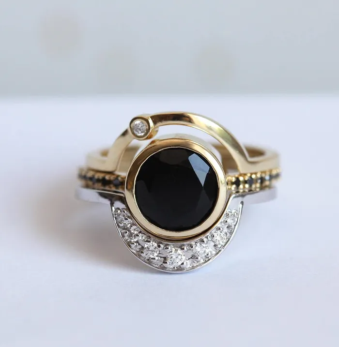 Eclipse 3Ring Set With Round Black Diamond Capucinne Rings