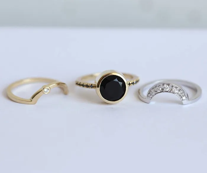Eclipse 3Ring Set With Round Black Diamond Capucinne Rings