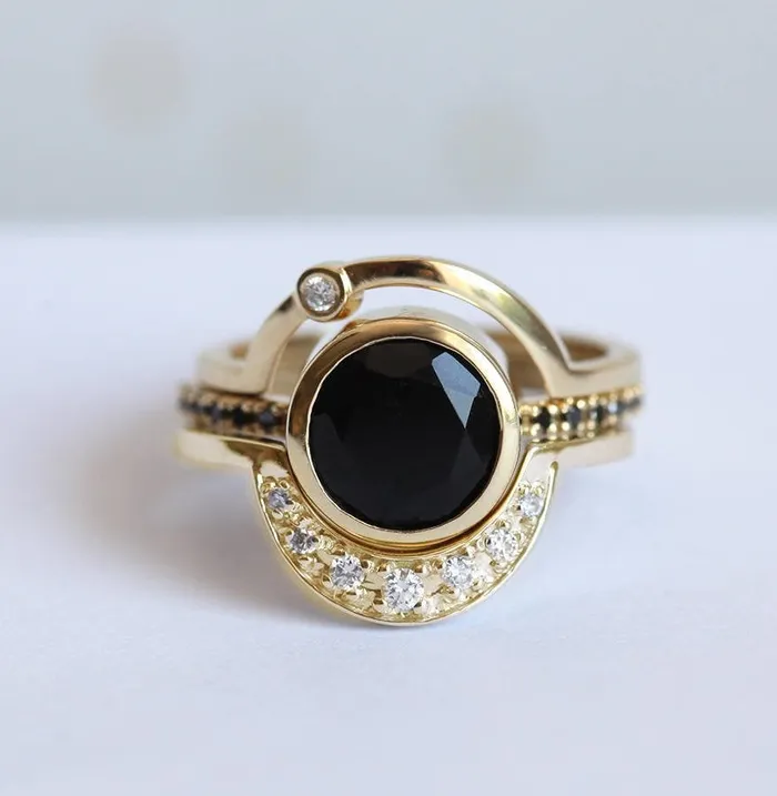 Eclipse 3Ring Set With Round Black Diamond Capucinne Rings