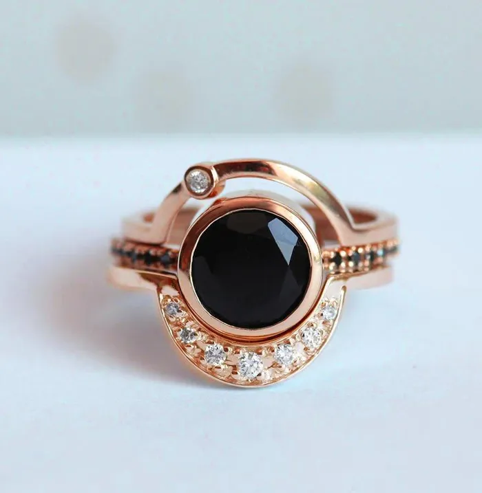 Eclipse 3Ring Set With Round Black Diamond Capucinne Rings