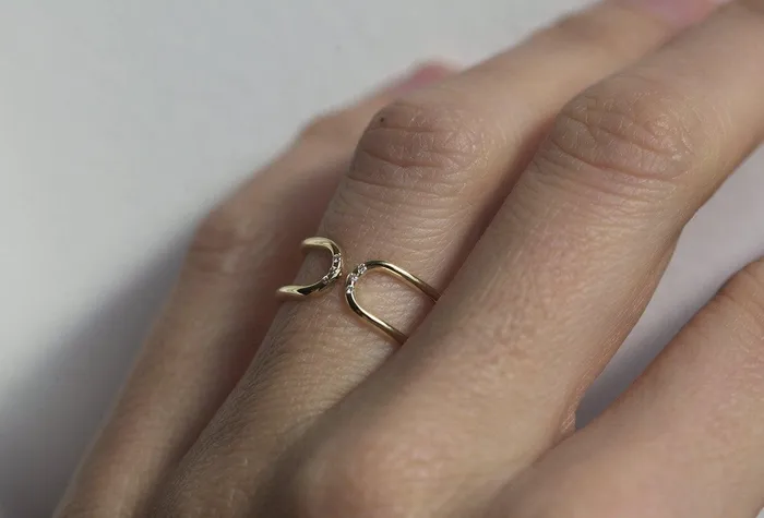 Rings Capucinne Double flush diamond open band ring