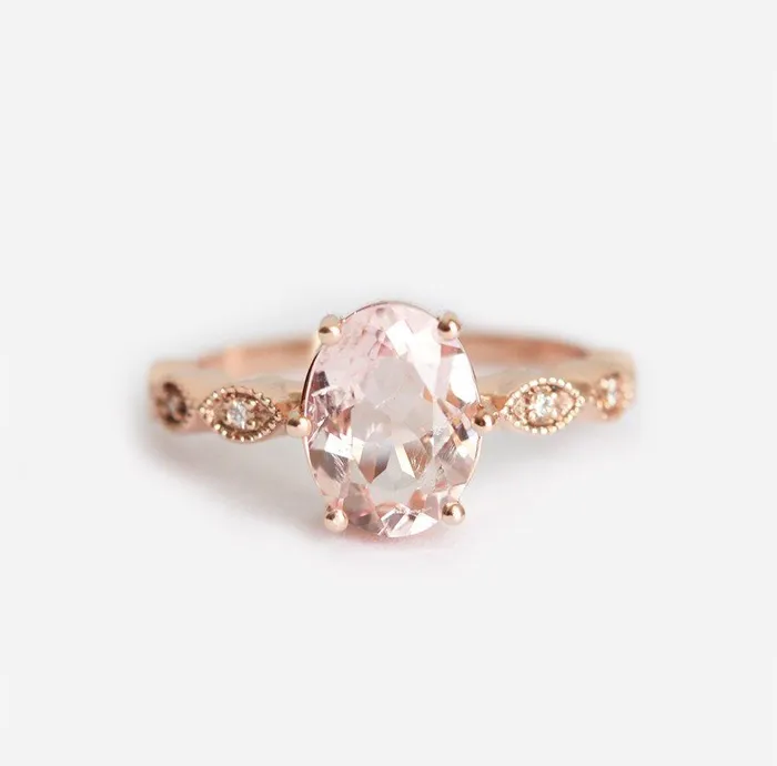 Rings capucinne Scarlett Oval Morganite Ring Ready to Ship