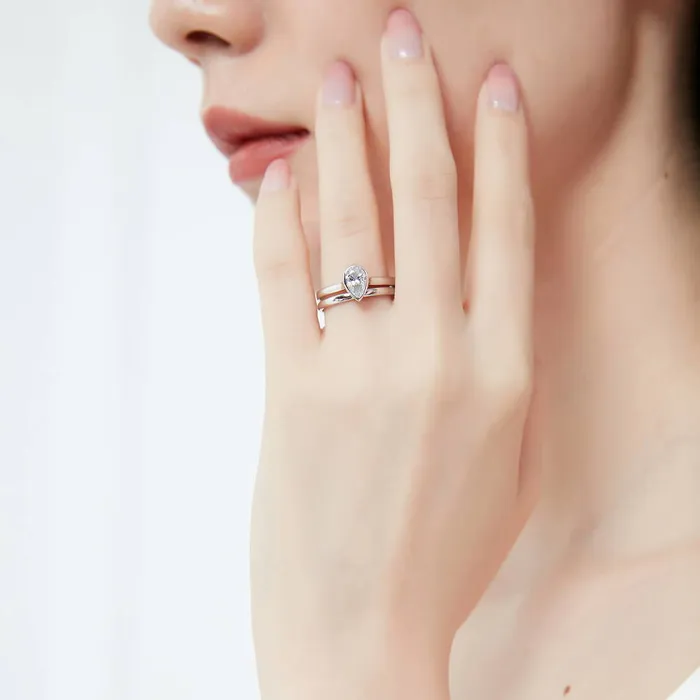 Solitaire 08ct Bezel Pear CZ Ring Set in Sterling Silver BERRICLE Rings