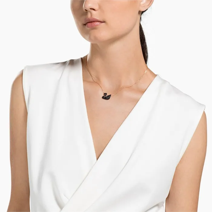 SwarovskiIconic Swan Pendant Black RoseGold One Size Swarovski Necklaces SwarovskiIconic Swan Pendant Black RoseGold One Size Swarovski Necklaces