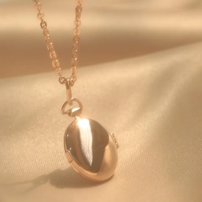 Necklaces LOULOUROSE Memento Locket Necklace Necklaces LOULOUROSE Memento Locket Necklace