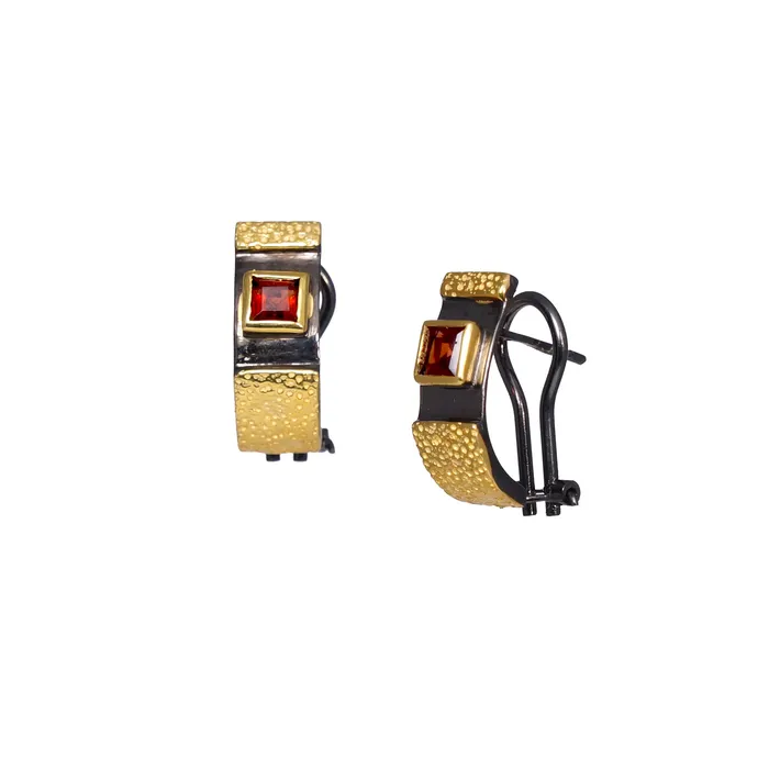 Q Evon Earrings Black and Gold Gemstone Earrings Garnet