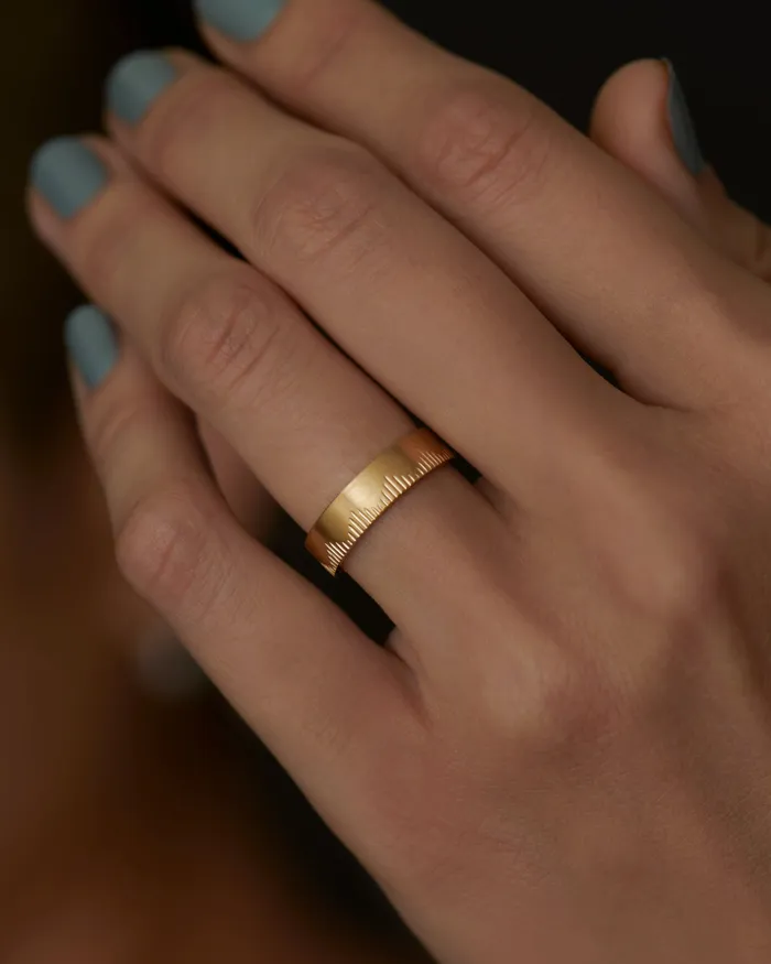 Rings ARTEMER Matte Gold Pyramid Engraved Full Eternity Wedding Band